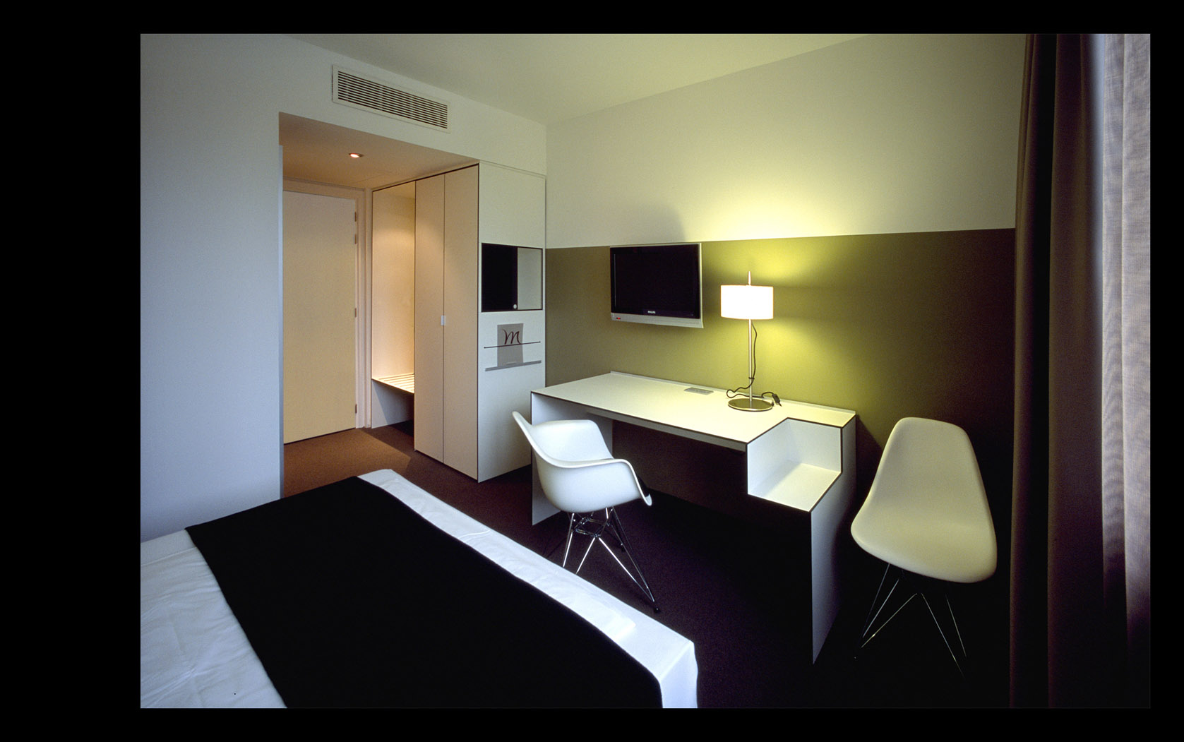 chm 034 room chartreuse.jpg